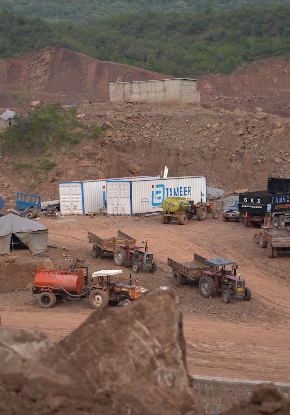 Site mobilisation and logistics